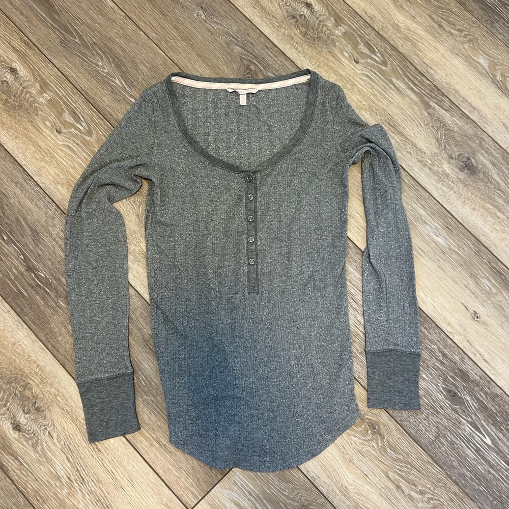 Victoria ’s Secret Long Sleeve Henley Top size xs